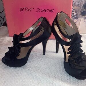 Pre loved GOOD condition /Betsey Johnson Black Satin Heels